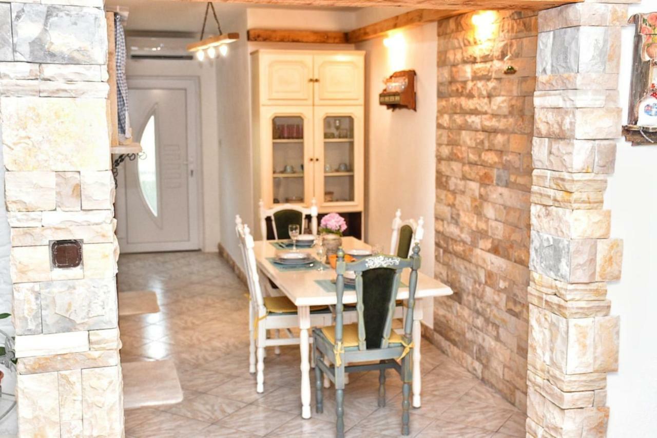 Appartamento Velebit Ražanac Esterno foto